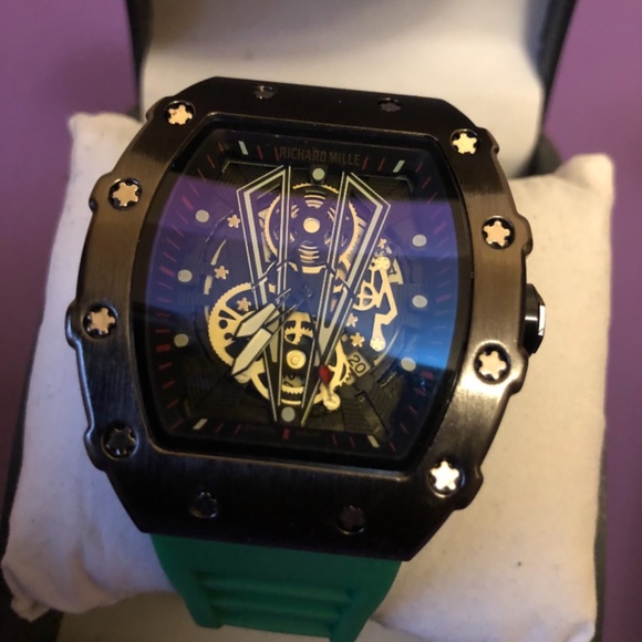 Luxury Watch - Picture 7 of 9